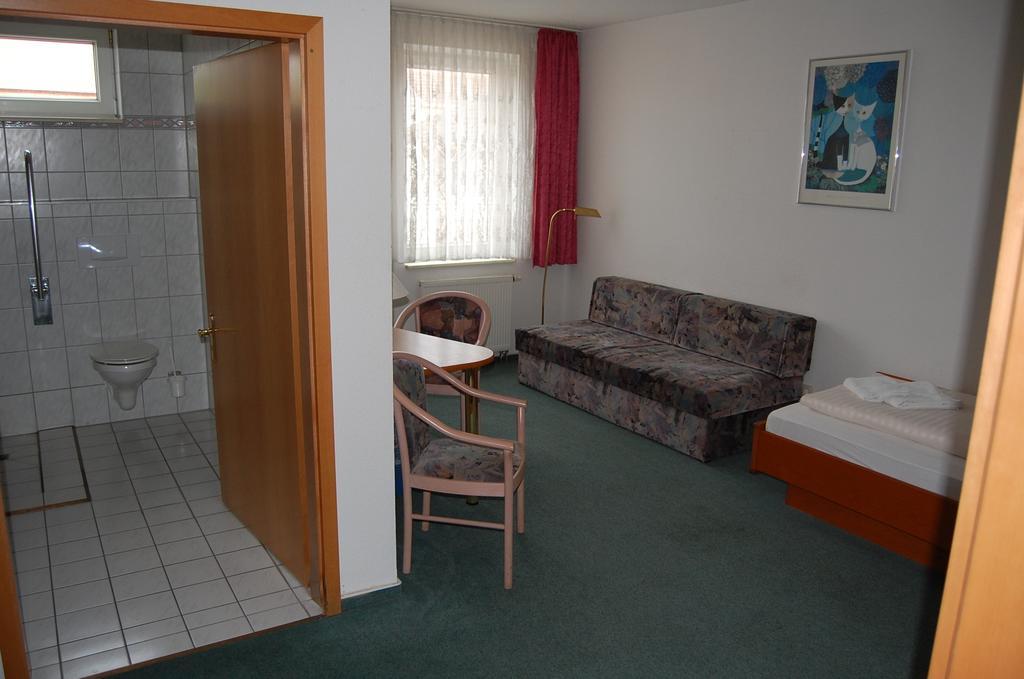 Hotel Jahnke Нойбранденбург Номер фото