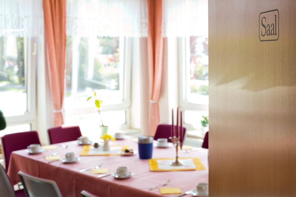 Hotel Jahnke Нойбранденбург Экстерьер фото
