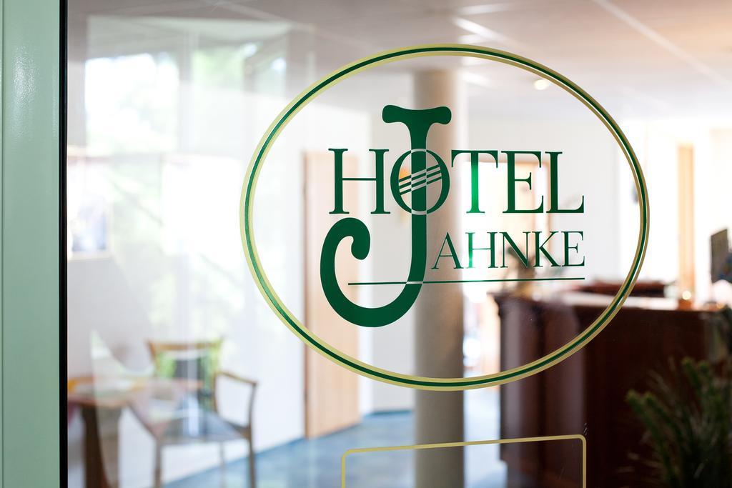 Hotel Jahnke Нойбранденбург Экстерьер фото