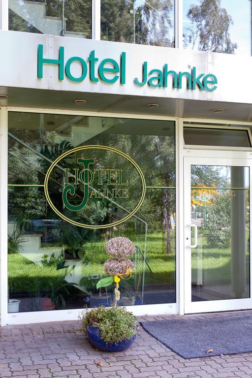 Hotel Jahnke Нойбранденбург Экстерьер фото