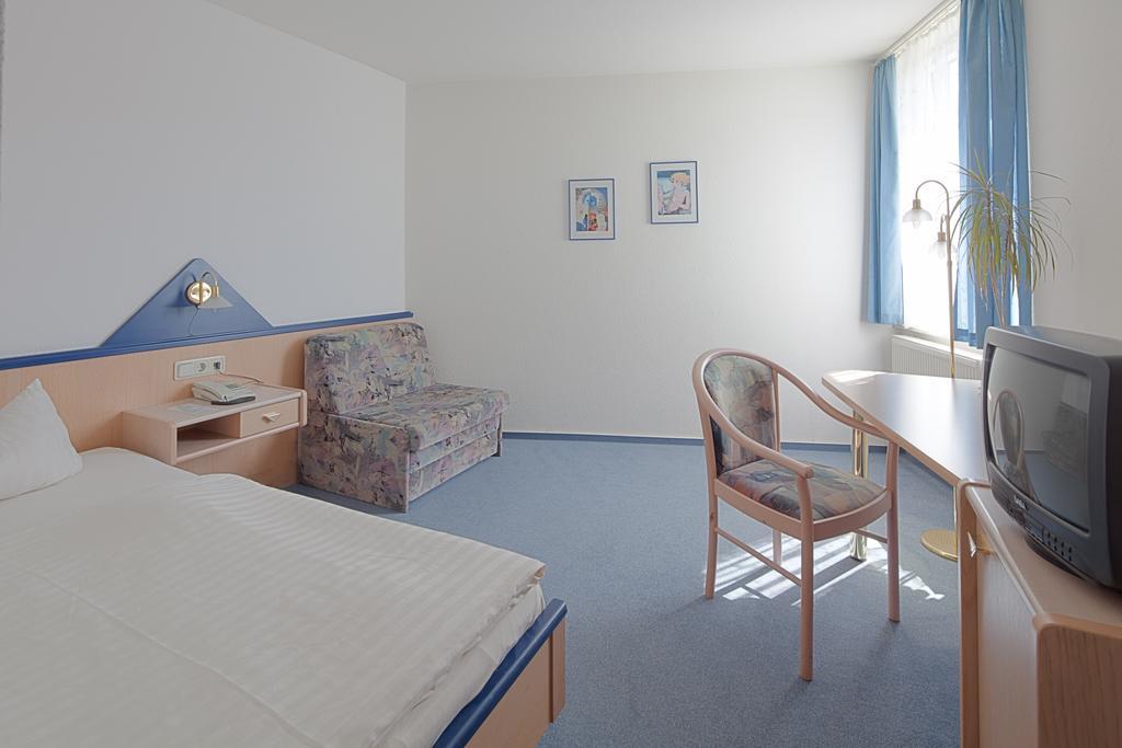 Hotel Jahnke Нойбранденбург Номер фото
